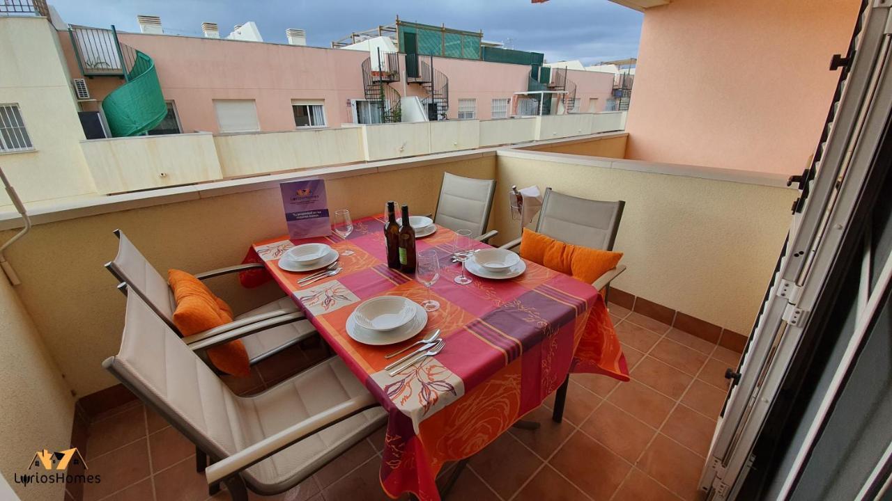 Lyrioshomes Beach Roquetas De Mar , Piscina Y Parque Infantil Exterior foto